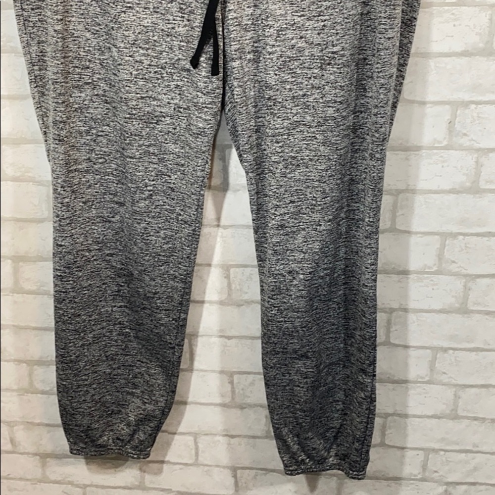 Old navy active jogger/sweatpants size XL - Picture 3 of 9